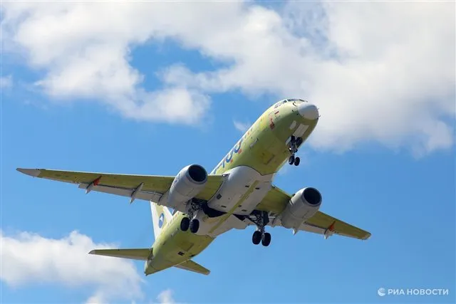 Российский SSJ с двигателями ПД-8 впервые выполнил долгий авиарейс в условиях импортозамещения