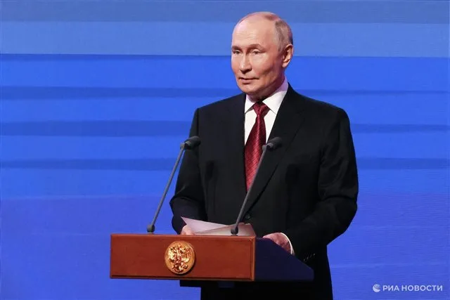 Исследование ФОМ - Путин пользуется доверием восьми из десяти россиян