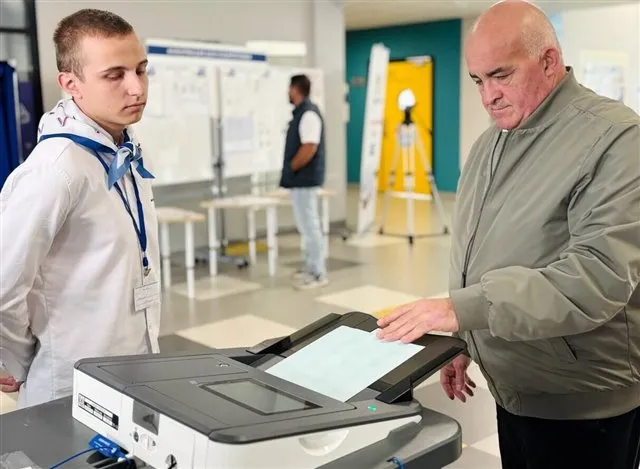 Ситников стал одним из первых, кто отдал свой голос на выборах руководителя региона