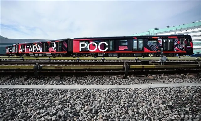 В Москве на Большой кольцевой линии вышел в рейс поезд, созданный при поддержке Роскосмоса