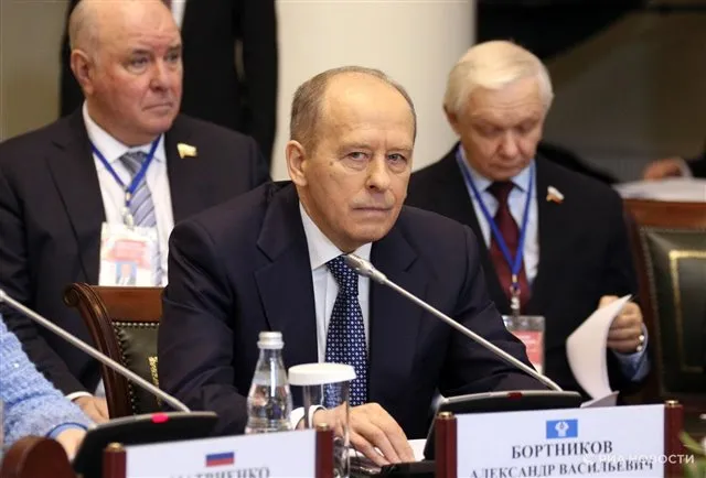 Бортников заявил, что Лондон провоцирует конфликты между мигрантами из Центральной Азии и Закавказья