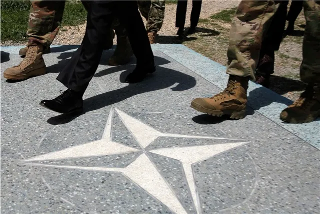 Медведев заявил, что Россия, унаследовавшая права СССР, способна заблокировать присоединение Австрии к НАТО