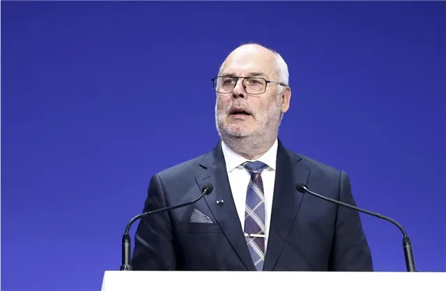 Глава Эстонии Карис - Нельзя вводить запреты исключительно на основании русского языка