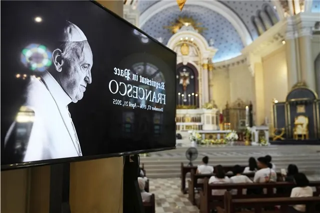 Трамп анонсировал совместное с супругой участие в траурной церемонии по папе римскому Франциску