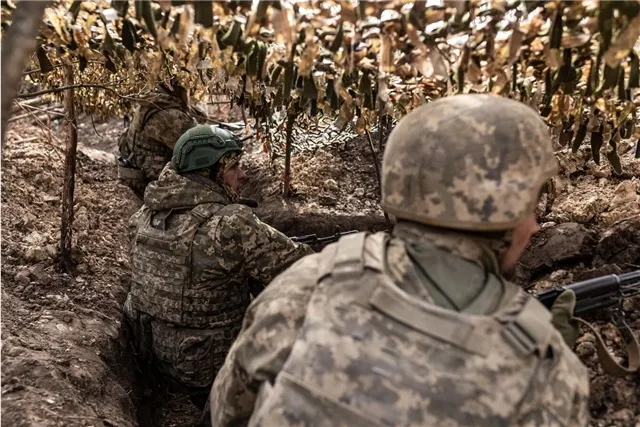 Дэниел Дэвис - Украина терпит поражение из-за отрыва руководства от реальности