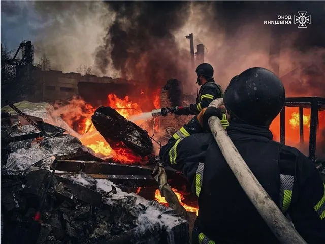 В Киеве после сирены воздушной тревоги раздались сильные взрывы