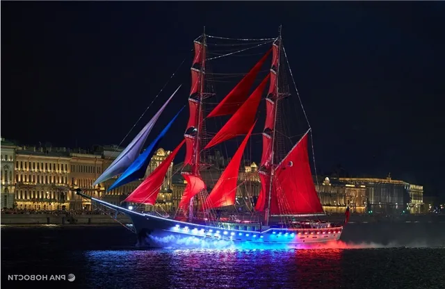 В Петербурге на Дворцовой площади состоится яркий концерт в честь выпускников