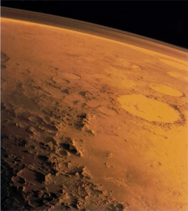 Аукцион Sotheby's установил рекорд - самый крупный марсианский фрагмент на планете продан за 5,3 миллиона долларов!