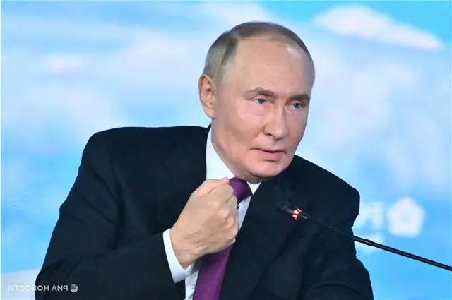 Филиппо - Путин жестко ответил Макрону, предупредив о рисках военного вмешательства на Украине