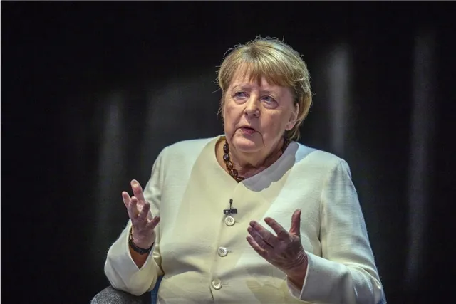 Меркель предупредила - миграционный кризис ставит под угрозу само будущее Европы