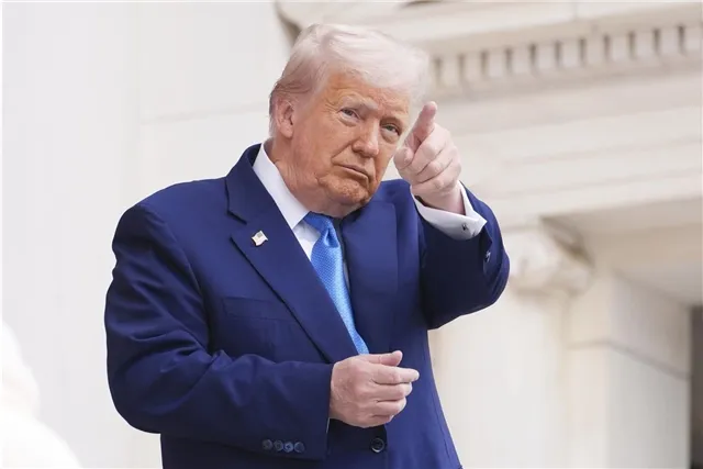 Макговерн заявил, что Трамп покинет переговоры, если Киев не предоставит меморандум