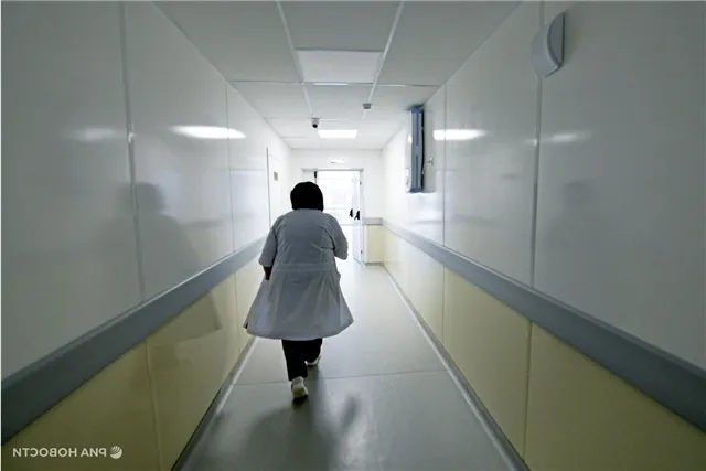 Еще 14 юных туристов с Урала госпитализированы с признаками отравления по пути в Анапу