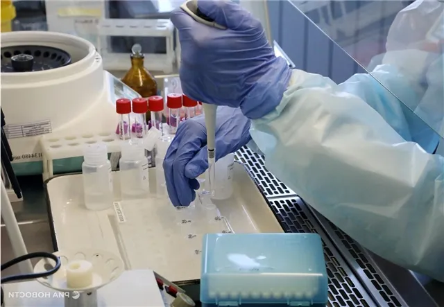 UKHSA предупреждает - в Великобритании распространяется новый заразный вариант COVID-19 XFG «Стратус»