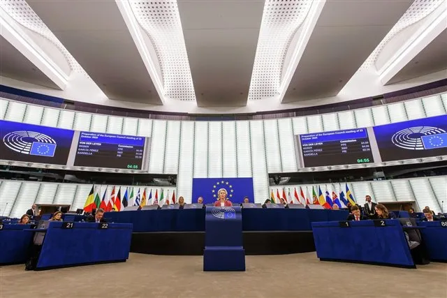 ЕС планирует полностью остановить поставки российского газа и нефти с 1 января 2028 года