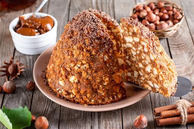 Нежный «Муравейник» с ароматом сгущёнки — сладкое наслаждение в каждом кусочке!