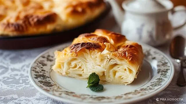 Секрет слоёной ачмы с сыром - тающий во рту пирог с золотистой хрустящей корочкой