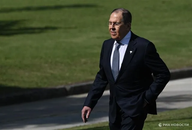 Лавров заявил, что коллективные гарантии безопасности Украины обязаны быть крепкими и надежными