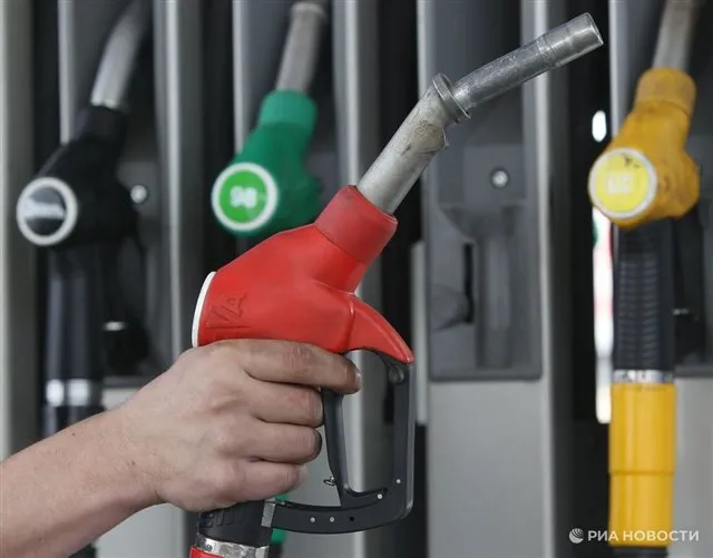 Аксенов уверен, что новые шаги помогут стабилизировать поставки топлива в Крым